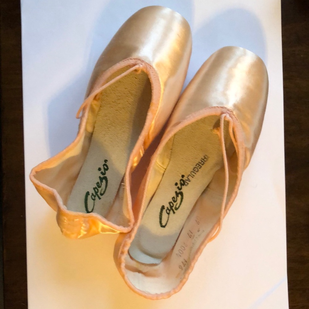 Capezio Contempora pointe shoes